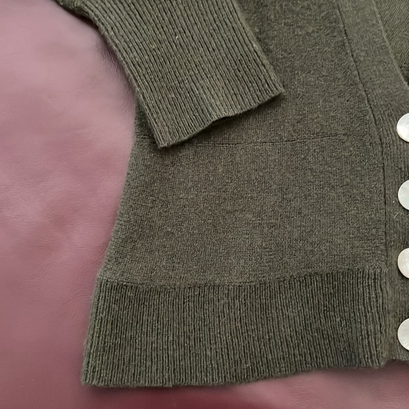 Sweater - Picture 4 of 8